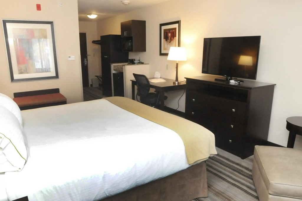 Holiday Inn Express & Suites Cambridge by IHG