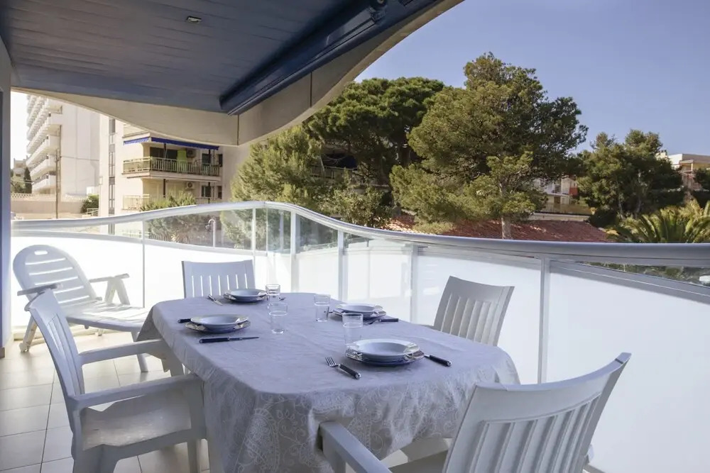 T&H Les Ones Family Apartments