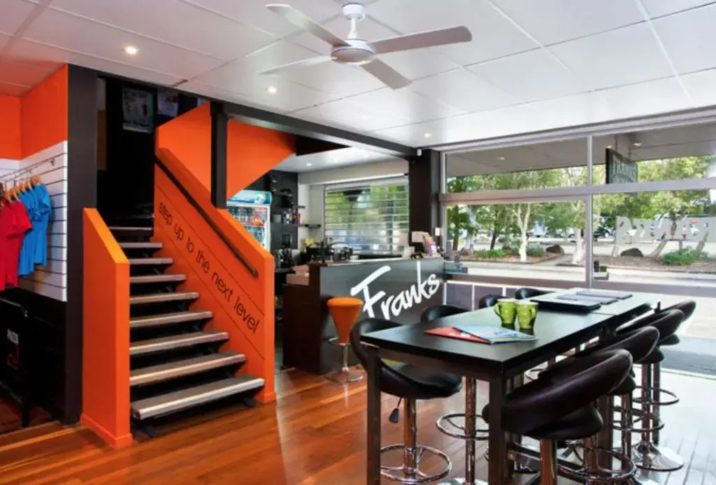Funky, Central Studio