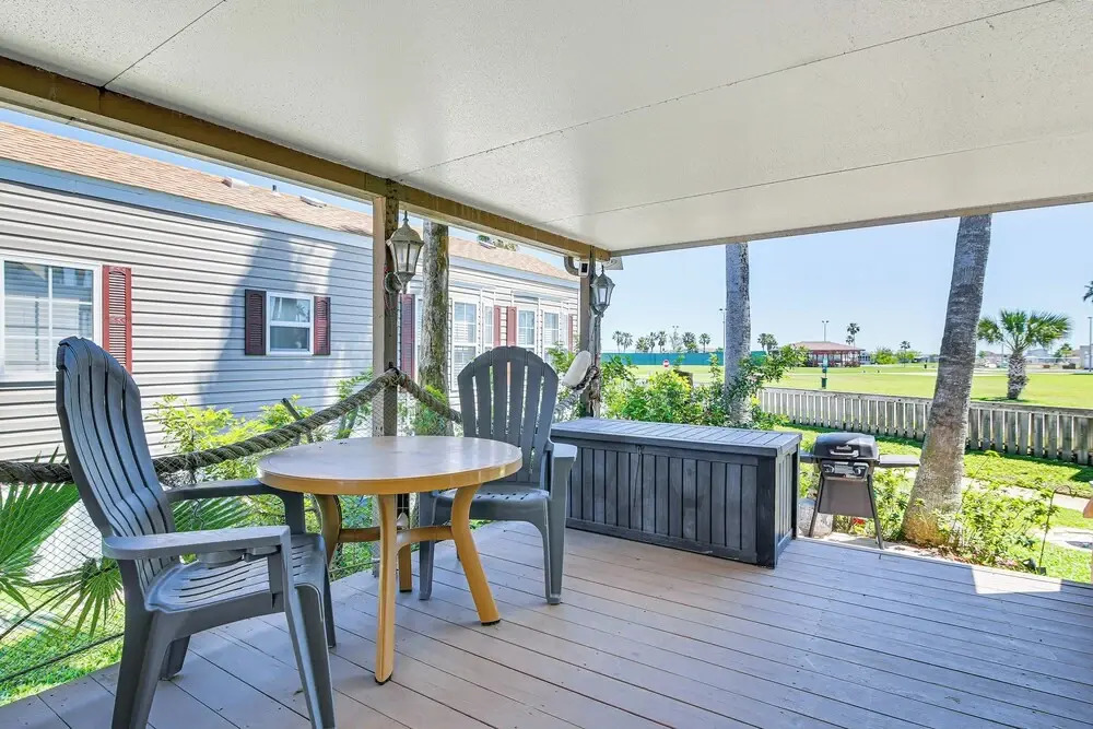 Resort-style Perks & Deck at Port Isabel Home!
