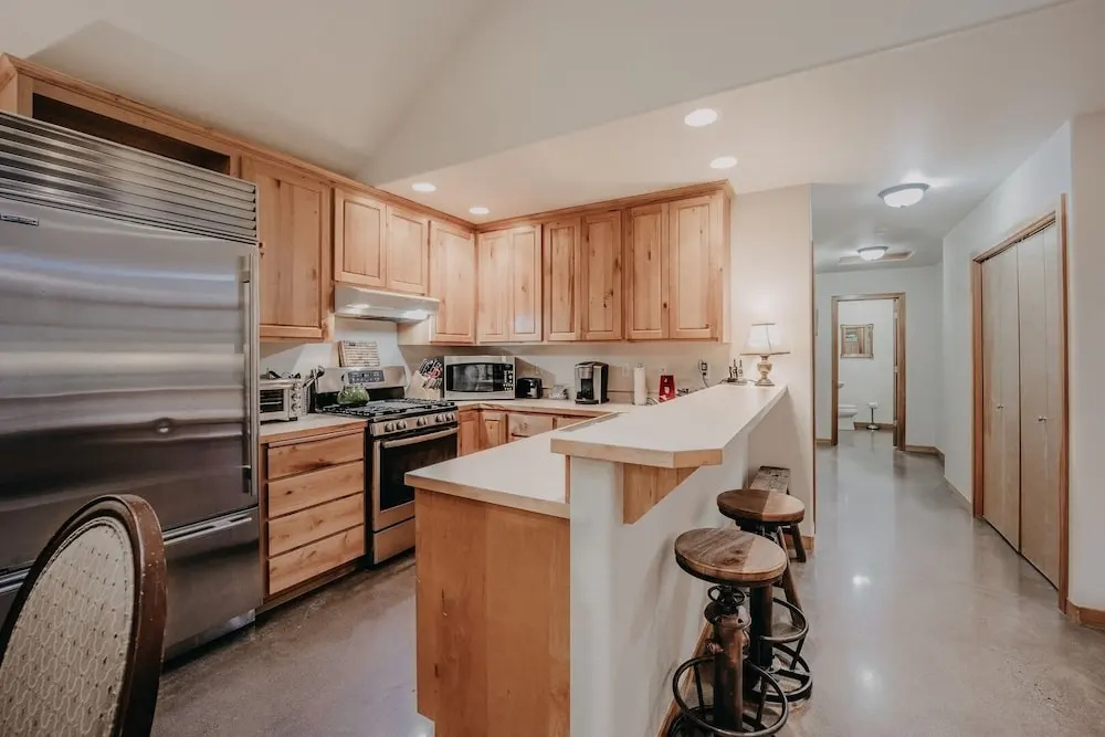 61mbr - Hot Tub - Wi-fi - Pets Ok - Sleeps 6 3 Bedroom Home by Redawning