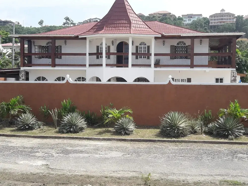 Rooms on the Ridge