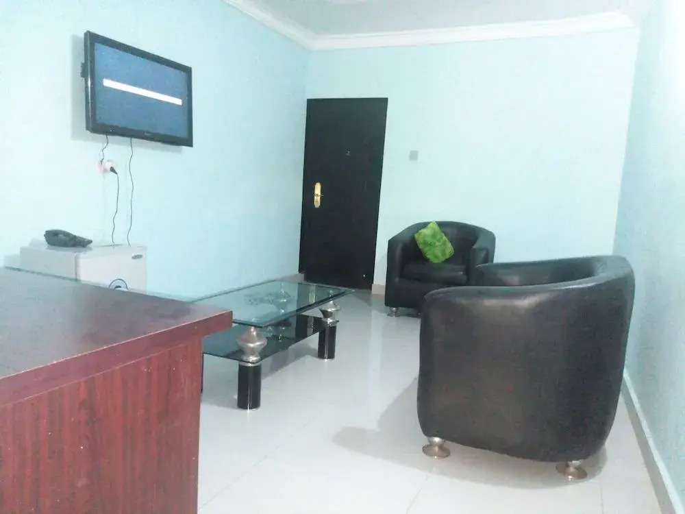 Flamingo Hotel & Suites