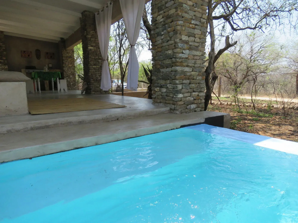 Foxy Crocodile Bush Lodge & Kruger Safaris