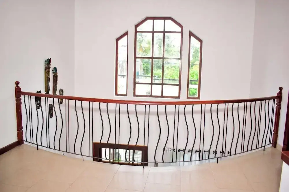 3 Bed House - Wifi Parking 10minBeach