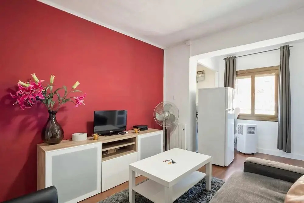 Comfortable 2 Bedroom Flat Near Florida Station