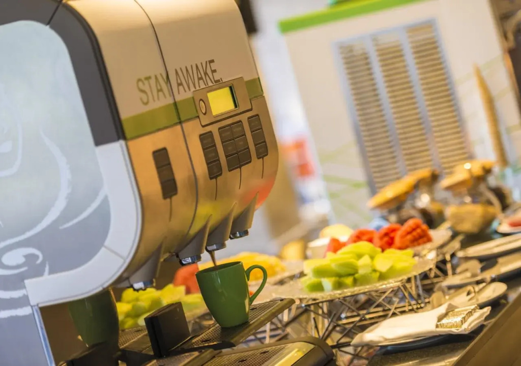 Holiday Inn Bangkok Sukhumvit by IHG