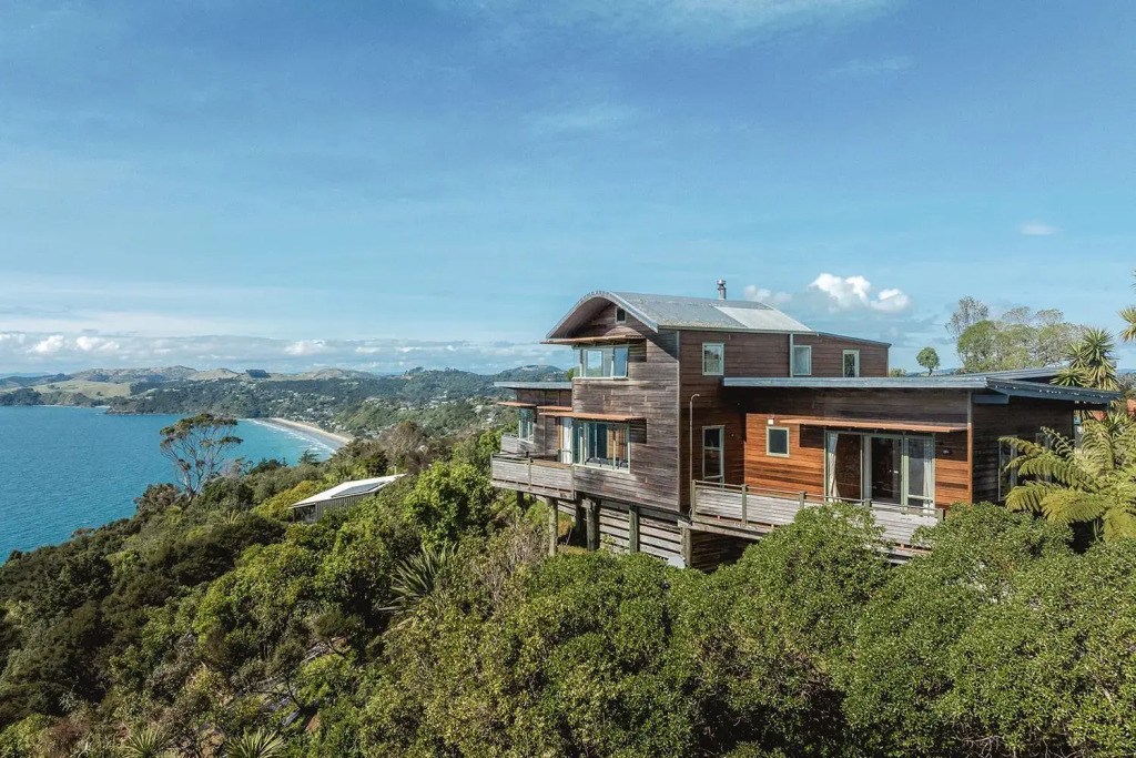 Seaview Sojourn - Waiheke Escapes