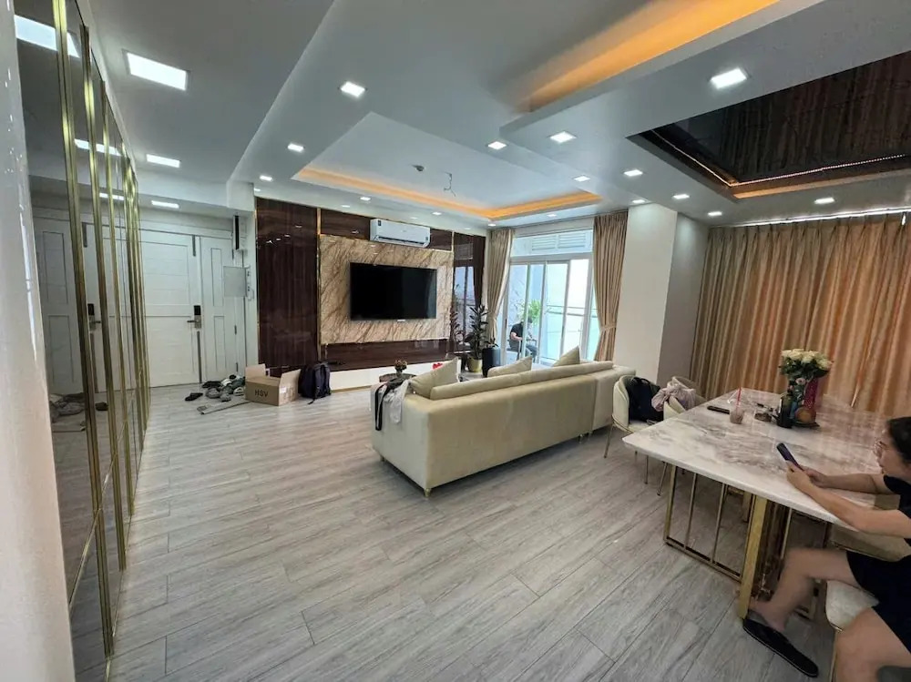 The Crown Luxury 4BR Penthouse