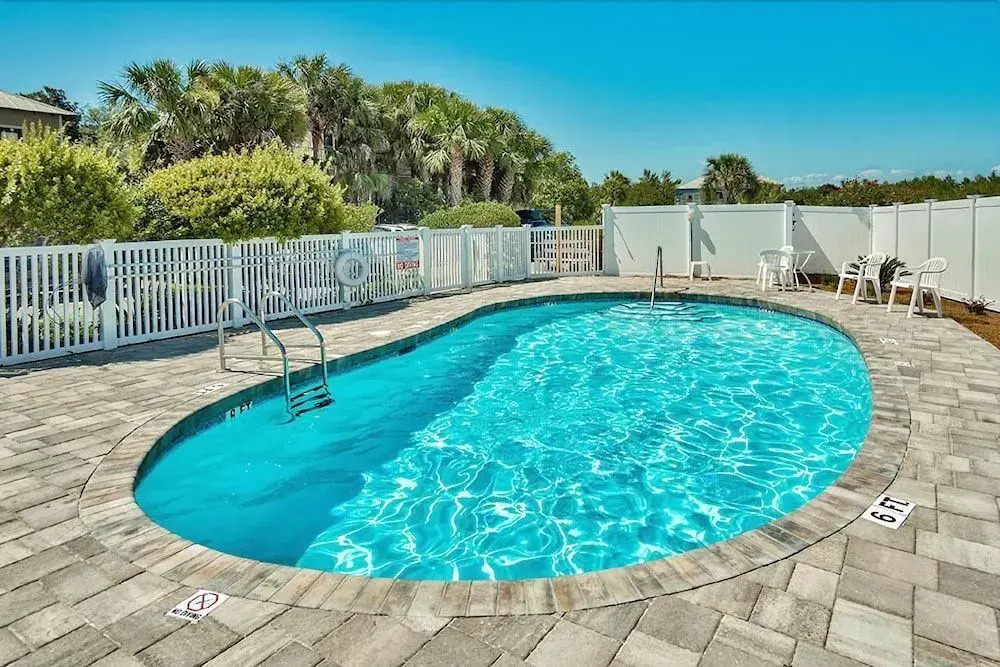 GOING COASTAL 3 Bedroom Holiday Home by Five Star Properties