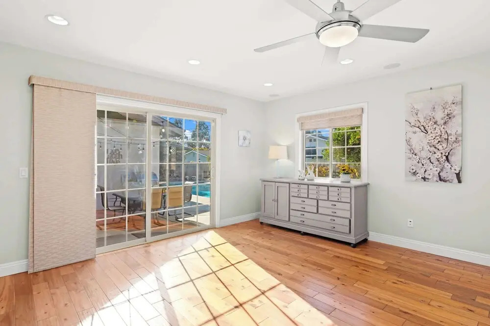 Luxury Estate With Sparkling Pool Elegant Amenities
