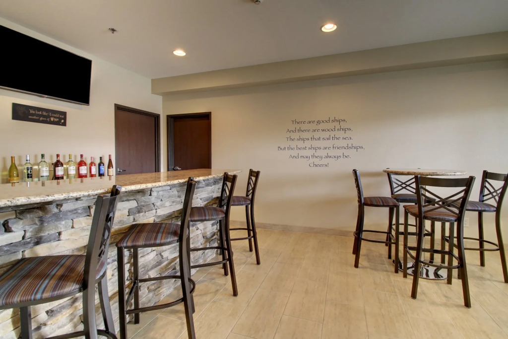 Cobblestone Inn & Suites - Fort Dodge