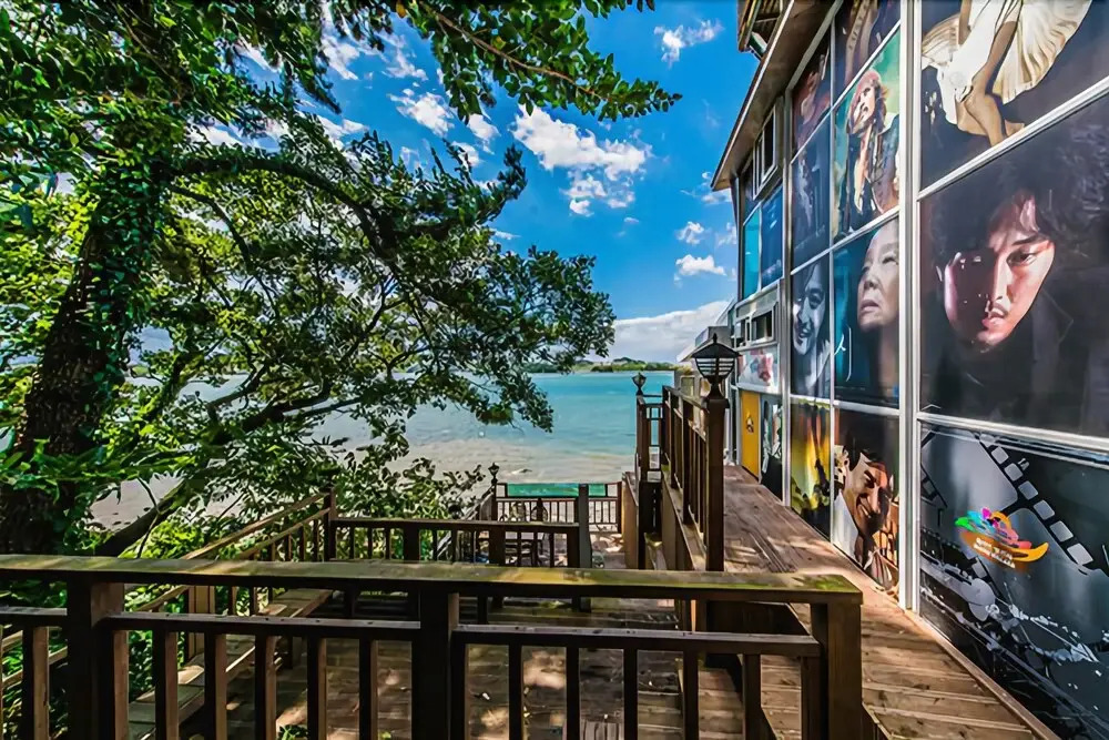 Yeosu White Village Pension