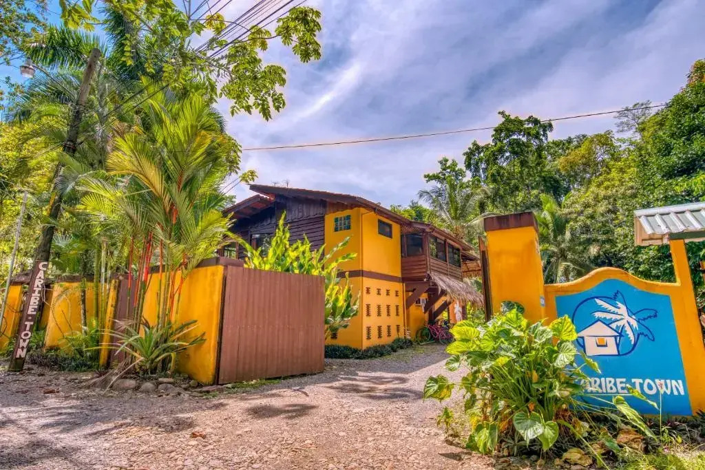Caribe Town Bungalows