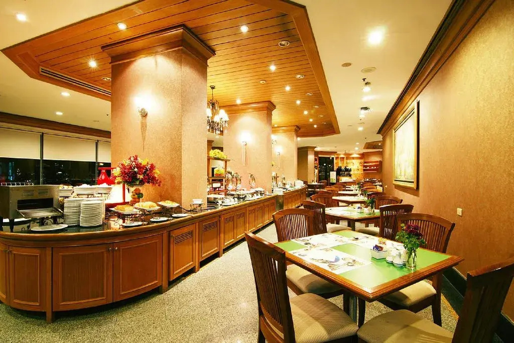 Grand Diamond Suites Hotel