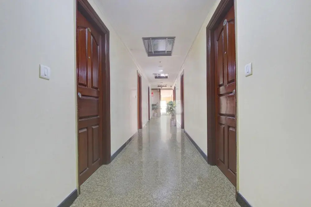 OYO 11390 Vaibhav Residency