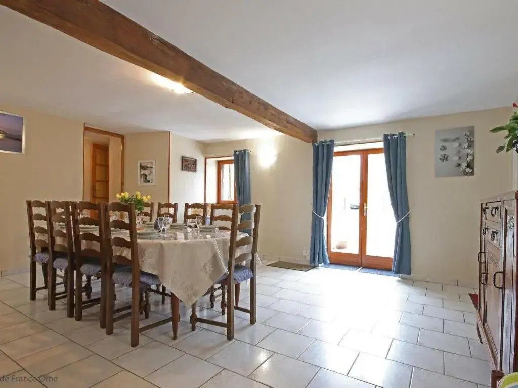 Maison de campagne spacieuse avec grand jardin, animaux acceptés - FR-1-497-99