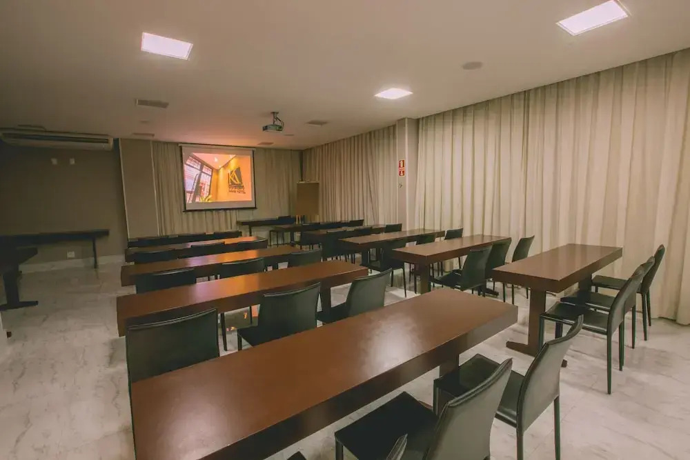 Padom Business Hotel