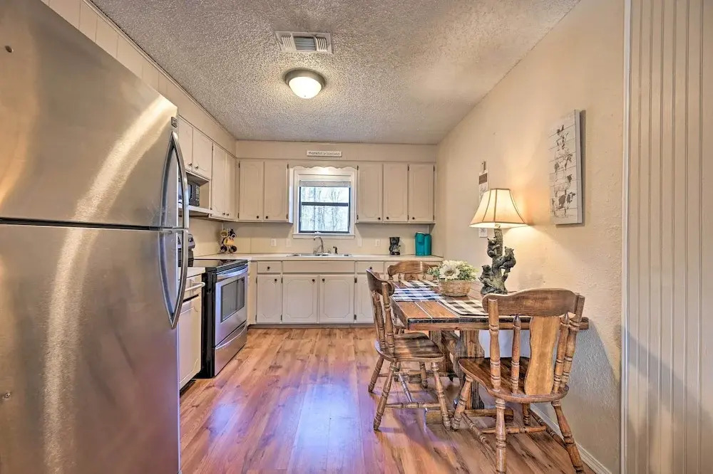 'hidden Oaks' Broken Bow Vacation Rental, Pets OK!