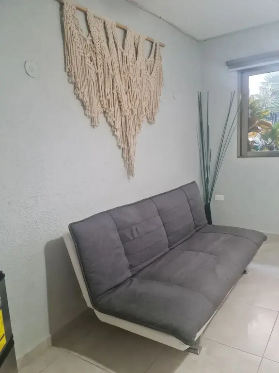 TJ Apartments, Calle 6, PDC