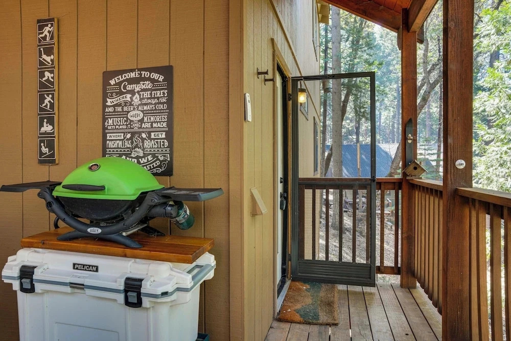 Dog-friendly Cabin 3 Mi to Big Trees State Park