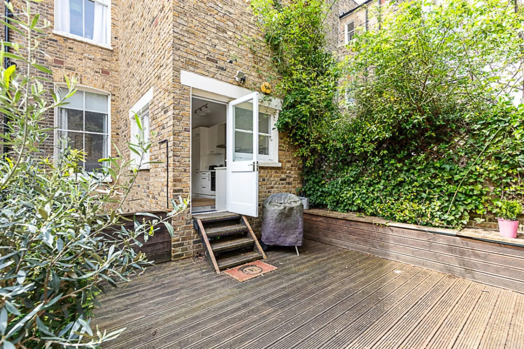 Bright Home Near Little Venice