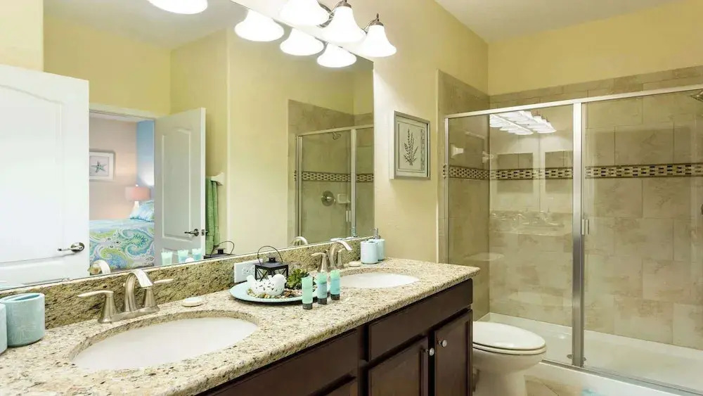 Opulent Villa, 10 Min to Disney, Pool & Spa