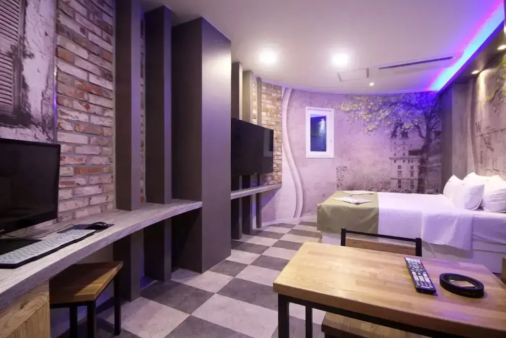 Yeongju Hotel W
