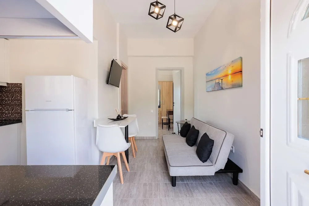 Seaview and Sunsets - Beachside Retreats
