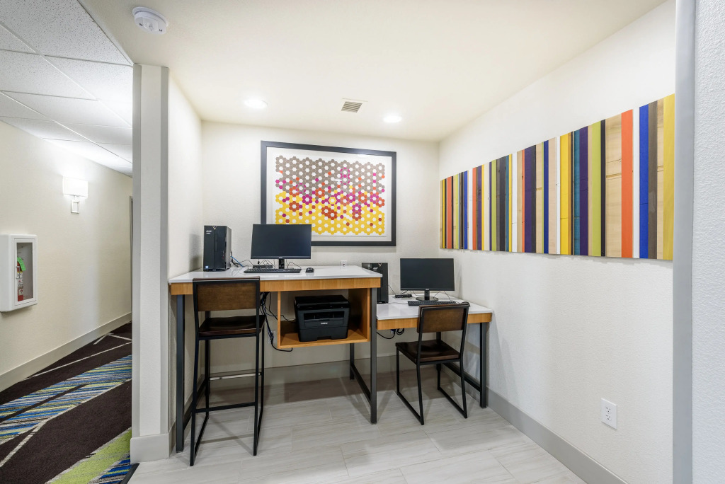 Holiday Inn Express Hotel and Suites Bastrop by IHG