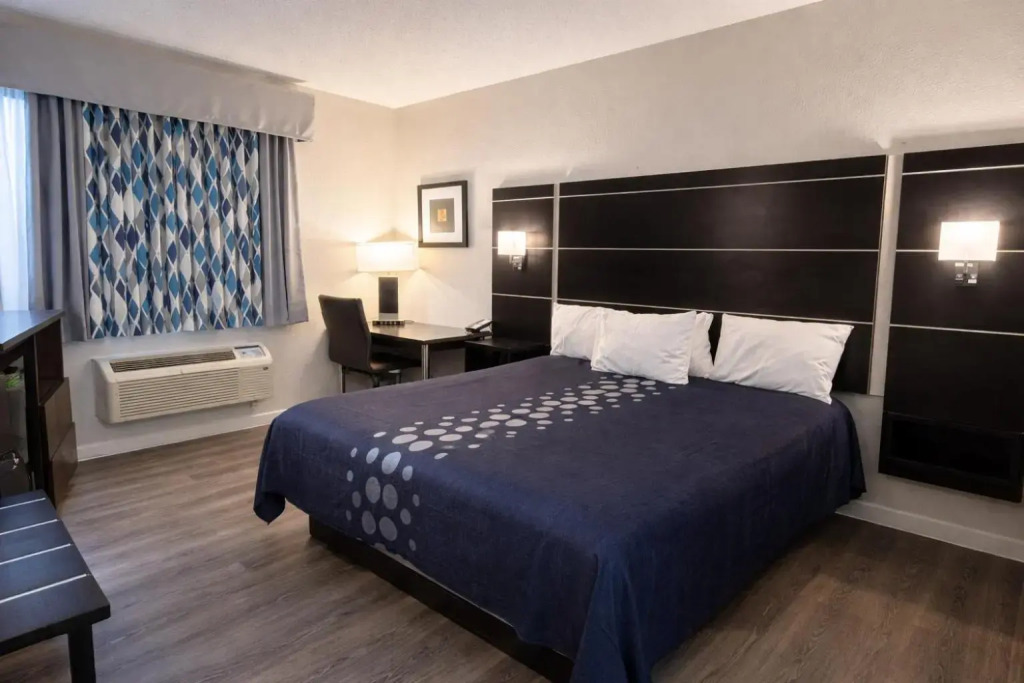 Blaine Town Inn & Suites