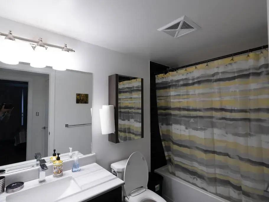 Elegant 2000 Sq ft 3BR urban Town House 2 Parking