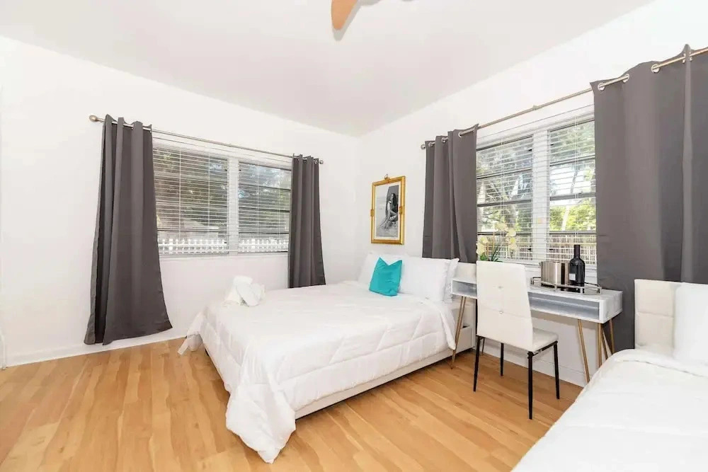 Sunny 2BR Miami Beach Apartment, Perfect Location