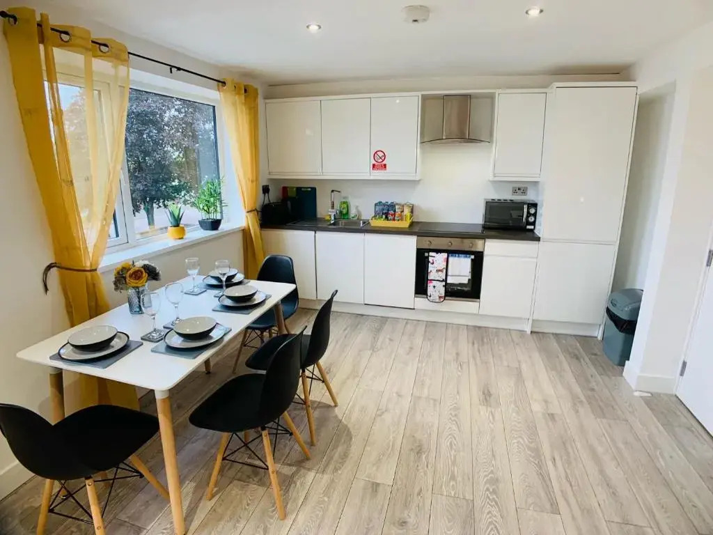 Springfield Apartment by Southwest Rooms - Free Parking & Netflix