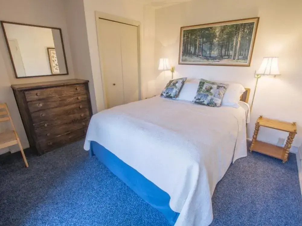 Luxurious 2 Bedroom Base Camp Condo - Steps from Kirkwood Village condo