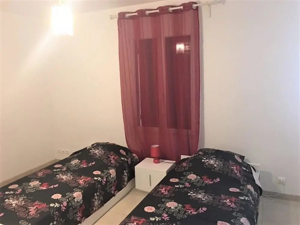 Well-appointed, 3-bedroom House Featuring a Swimming Pool and Terrace