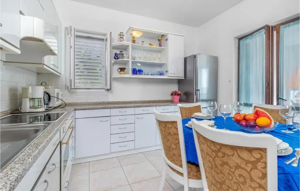 Amazing Apartment in Novi Vinodolski With Wifi and 3 Bedrooms