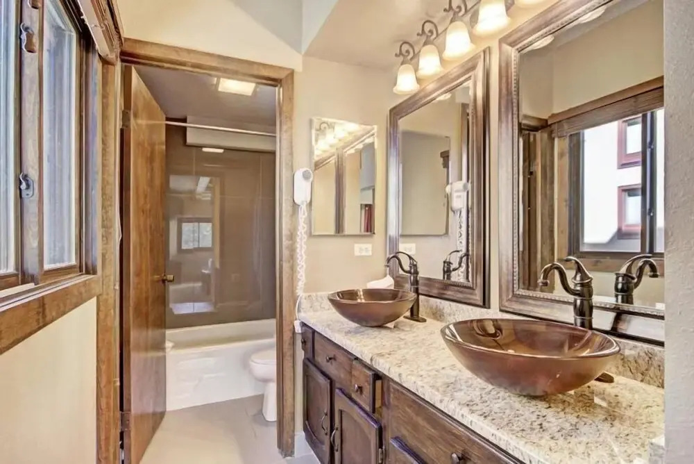 2 Bedroom Ski In, Ski Out Mountain Vacation Rental Located Next To Historic Main Street In Downtown Breckenridge