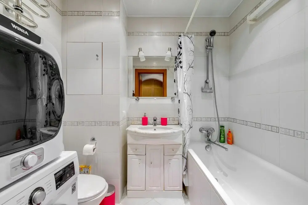 Simply Comfort - Spacious Apartment 10 min to Metro