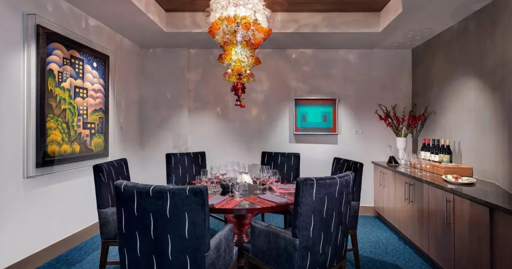 The Art Hotel Denver, Curio Collection by Hilton