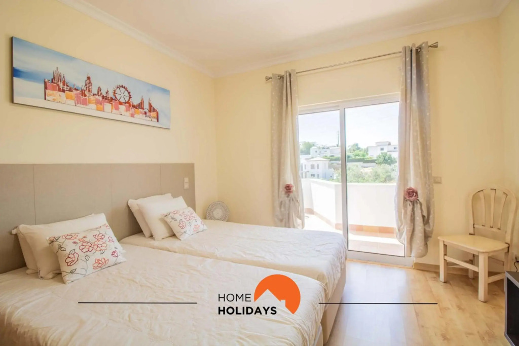 #102 Clube Albufeira villa with private pool & garden