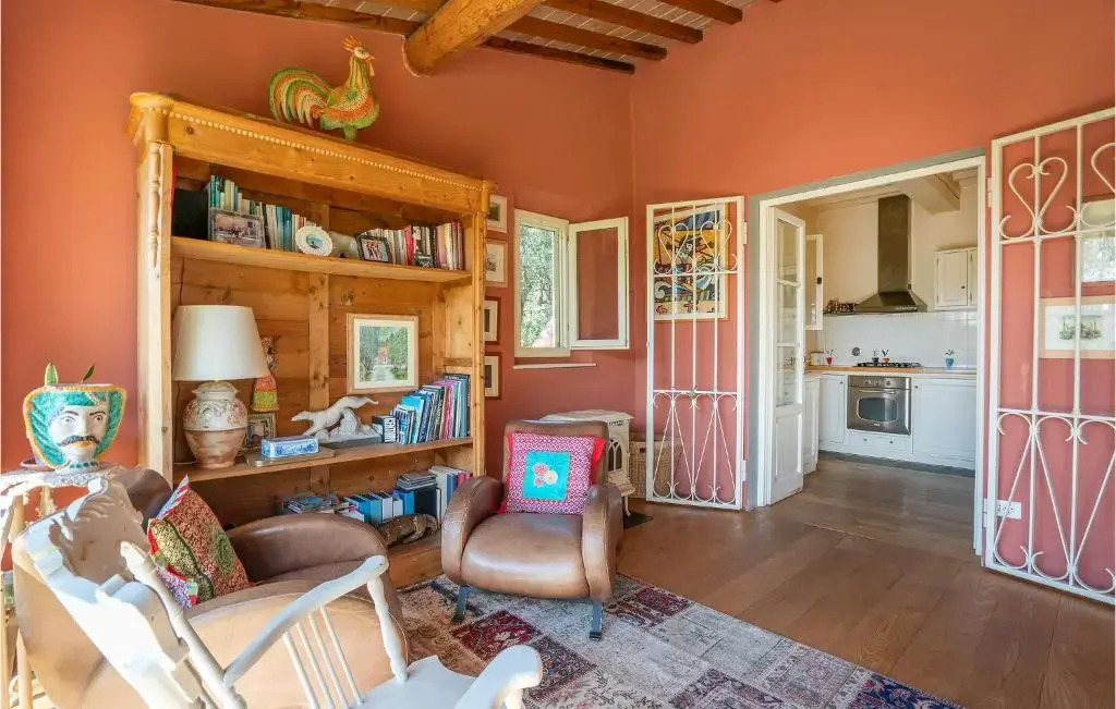 Stunning Home in Impruneta With 3 Bedrooms and Wifi