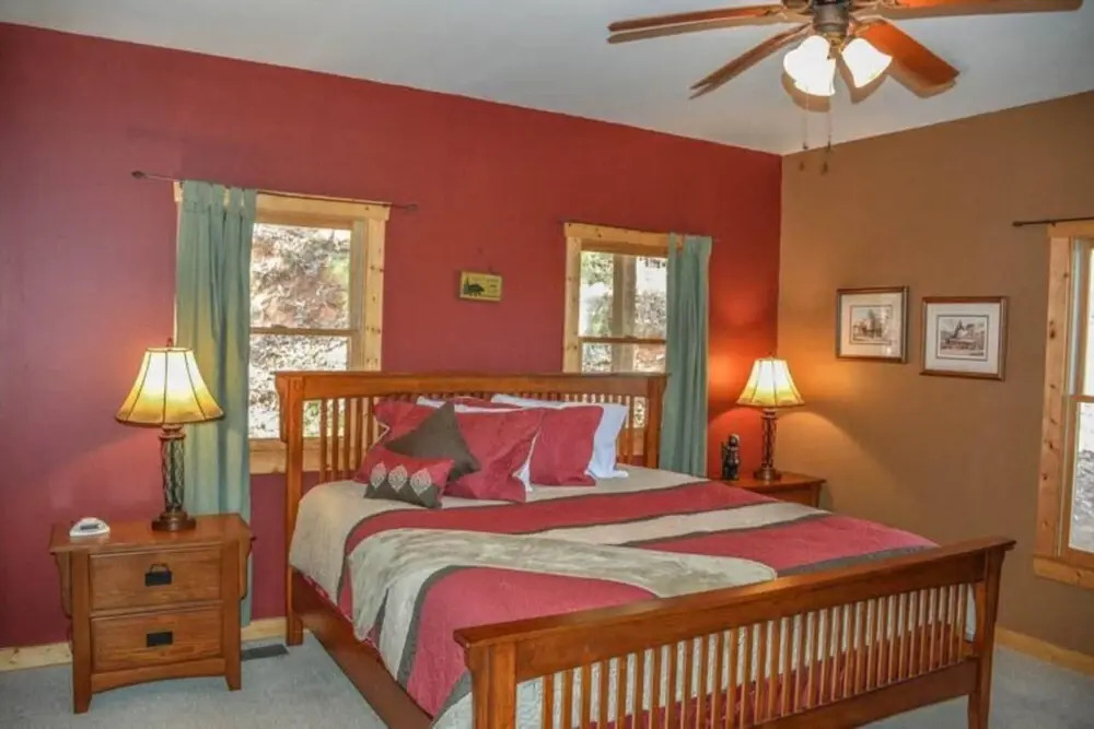 Riversong - Beautiful Cabin Located on Coosawattee River Game Room and Hot tub