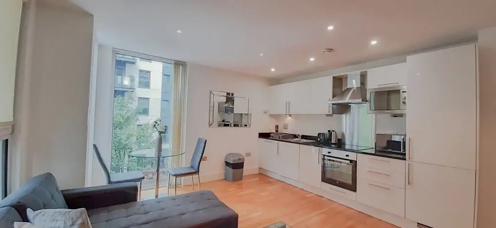 Impeccable 2-bed Apartment in London