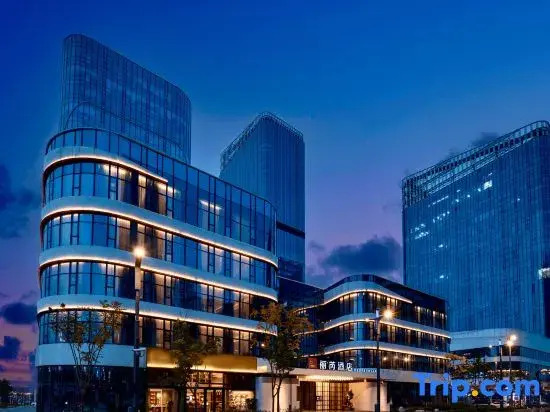 Radisson Red Wuhan Optics Valley Science & Technology Exhibition Center Grand Joy City