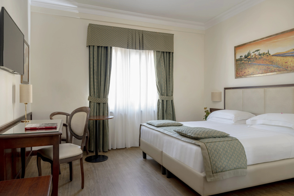 Hotel Athena