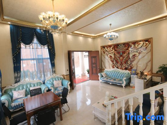 Haiyun Holiday Villa (Beihai International Passenger Port Qiaogang Style Street Store)