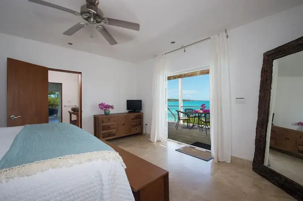 Seaside Sanctuary: Private Villa With Breathtaking Views
