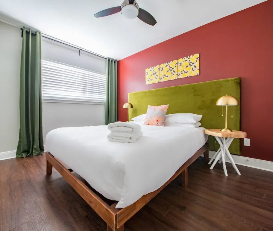 WanderJaunt Walton 2BR Central Austin