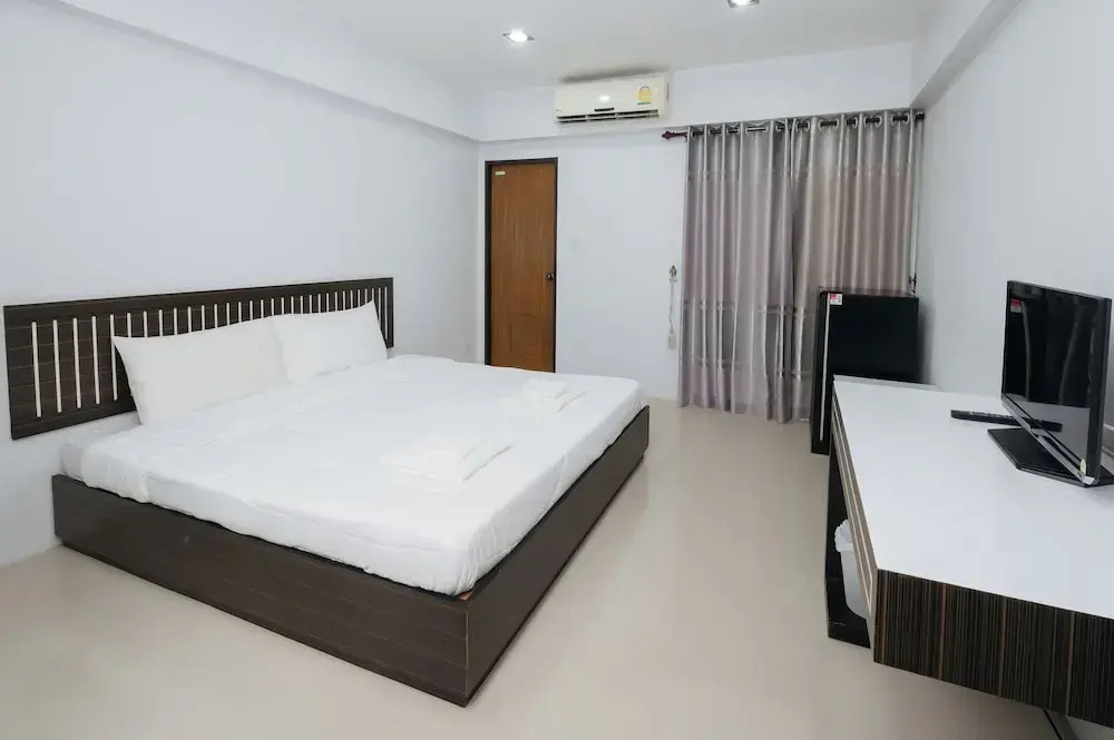 Creston Grand Hotel Suphan Buri